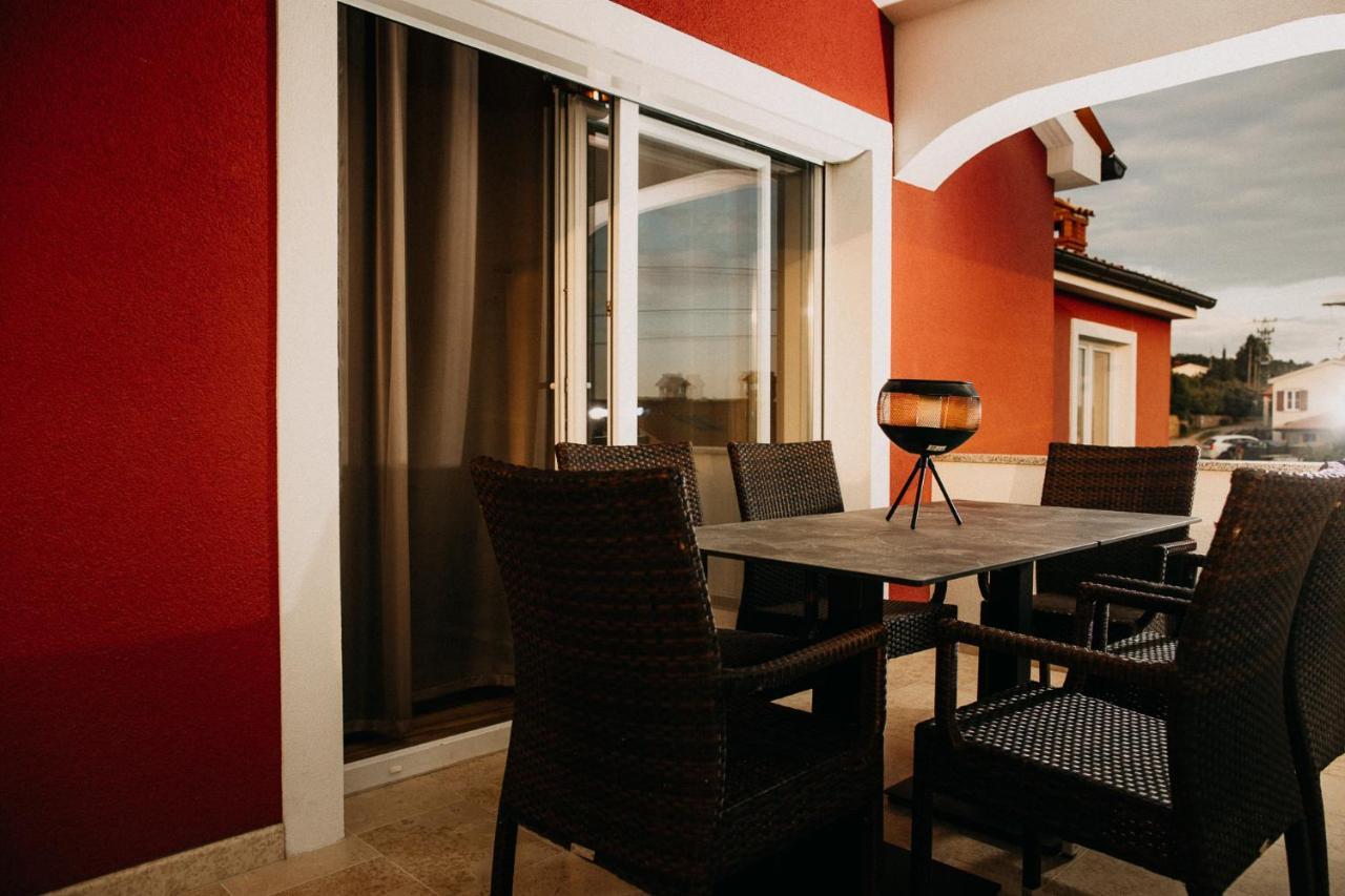 Villa Sunset Pool & Spa Apartments スポージニ・スコーフィ エクステリア 写真