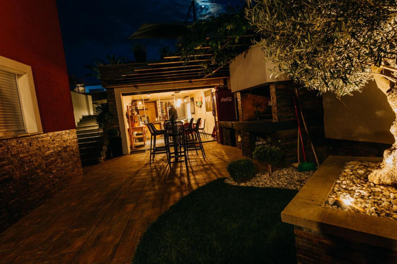 Villa Sunset Pool & Spa Apartments スポージニ・スコーフィ エクステリア 写真